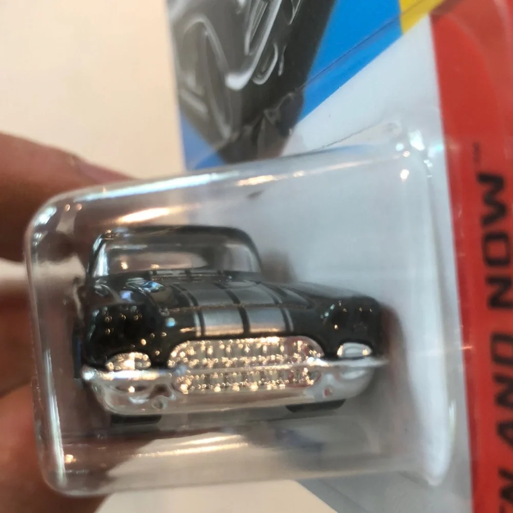 Hot Wheels '62 Corvette Die-Cast Car